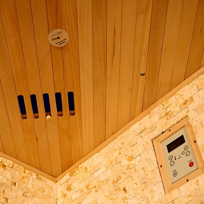 Καθαρό καναδικό Hemlock/κόκκινη αίθουσα 6KW 220V ατμού σαουνών γωνιών κέδρων με το δωμάτιο άλατος βράχου